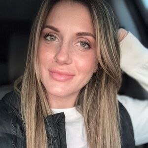 Meet your Posher, Makenzi